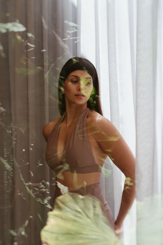 top HALTER triángulo